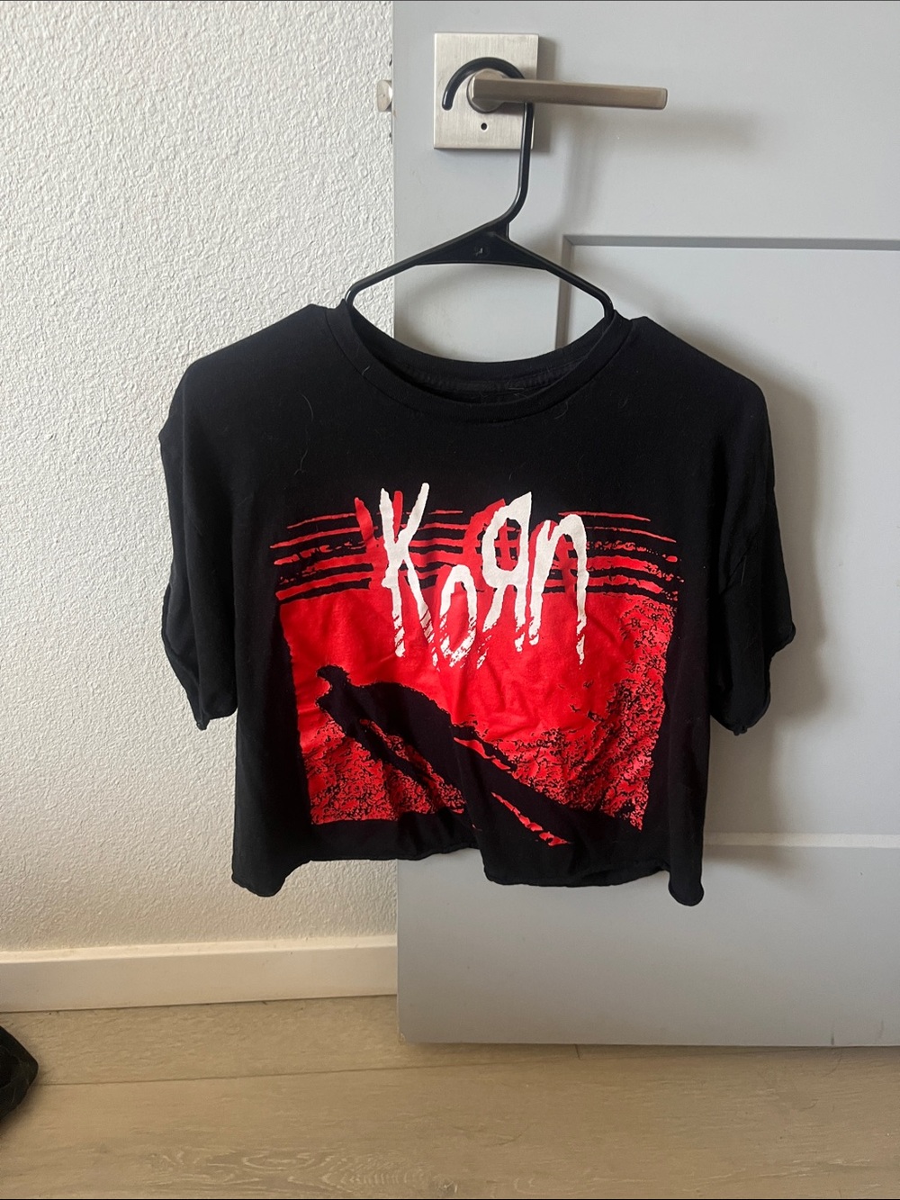 Cropped Black & Red Korn Graphic Crop Tee